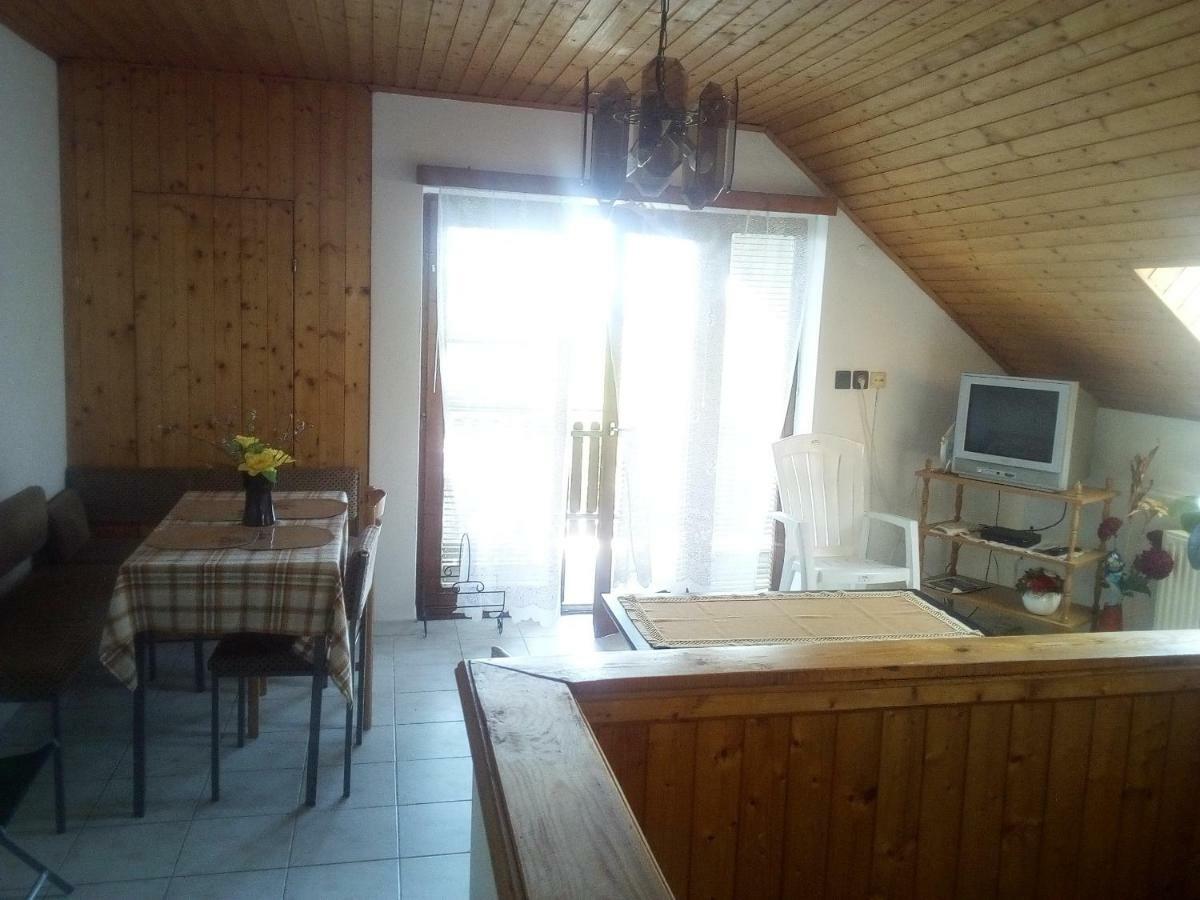 Anna Vendeghaz Hotel Balatonakali Exterior photo