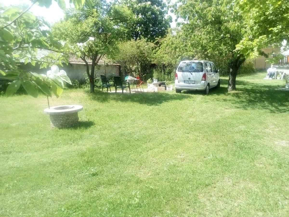 Anna Vendeghaz Hotel Balatonakali Exterior photo
